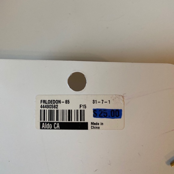 NEW Jewel Gold Tone Necklace - Picture 3 of 3